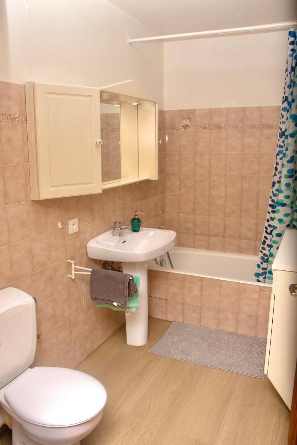 Appartement Entre Geneve Et Chamonix Au Pied Des Montagnes Cluses Exteriör bild
